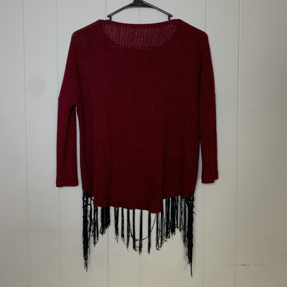 Knitted sweater with dangles at the bottom. - Picture 5 of 6